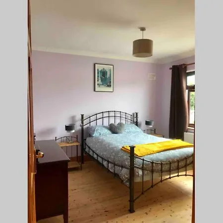 Spacious House Near City And University. Tatil Evi Galway