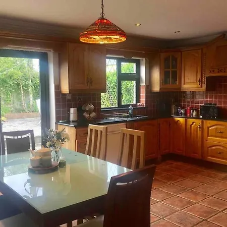 Spacious House Near City And University. بيت للعطل غالواي