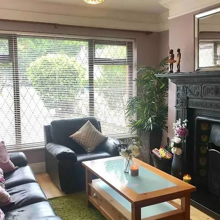 Spacious House Near City And University. Galway
