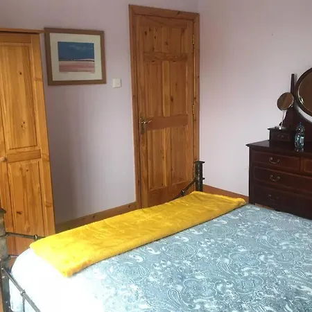 Spacious House Near City And University. Tatil Evi Galway