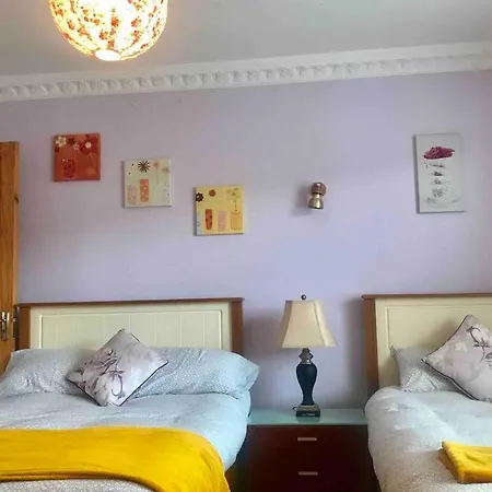 بيت للعطل Spacious House Near City And University. *